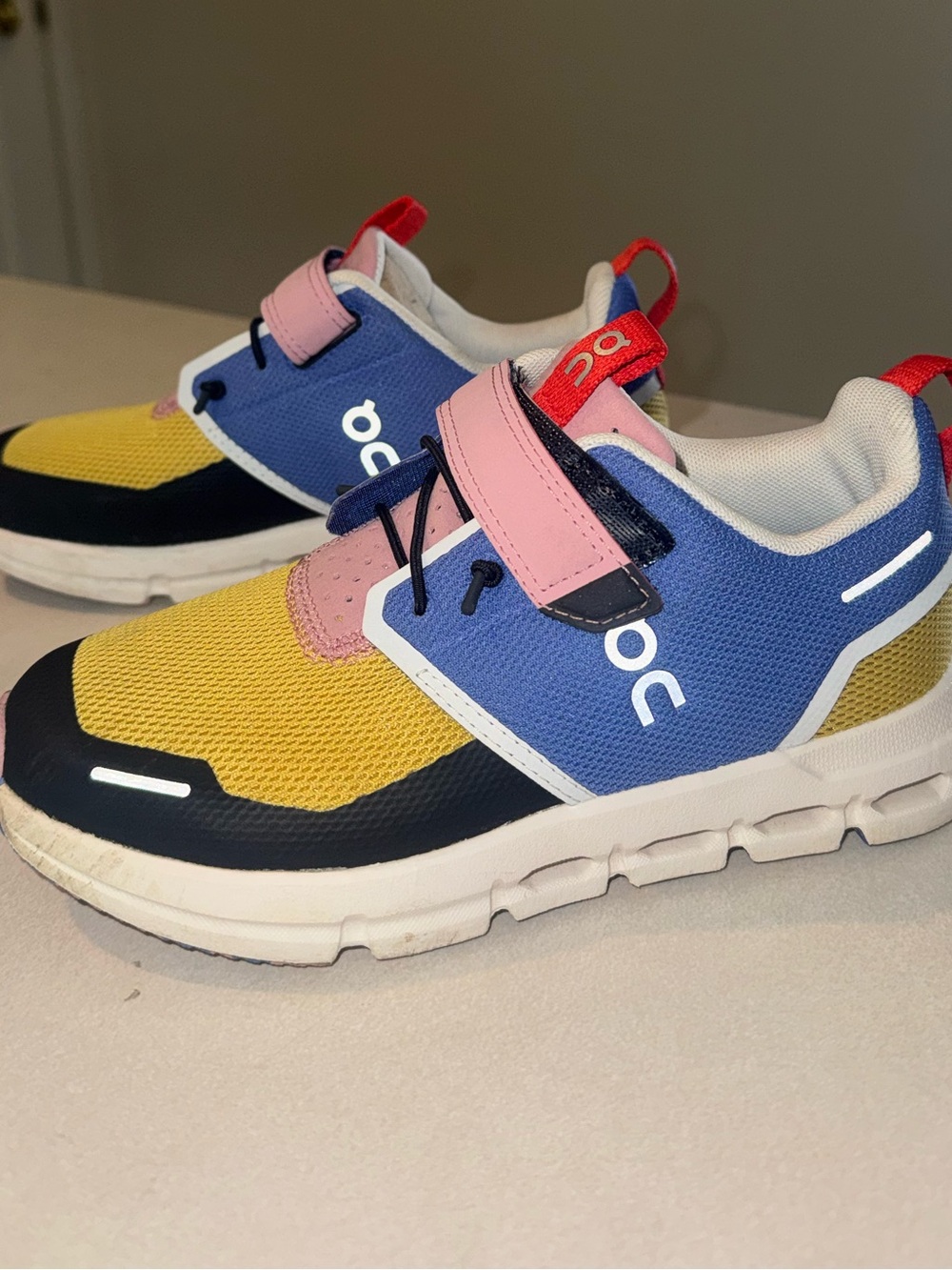 NWOT On Running Shoes Kids 13 Blue Yellow Pink